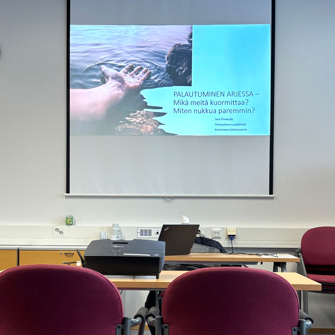 Kuortaneen Urheiluopistolla luento "palautuminen arjessa"